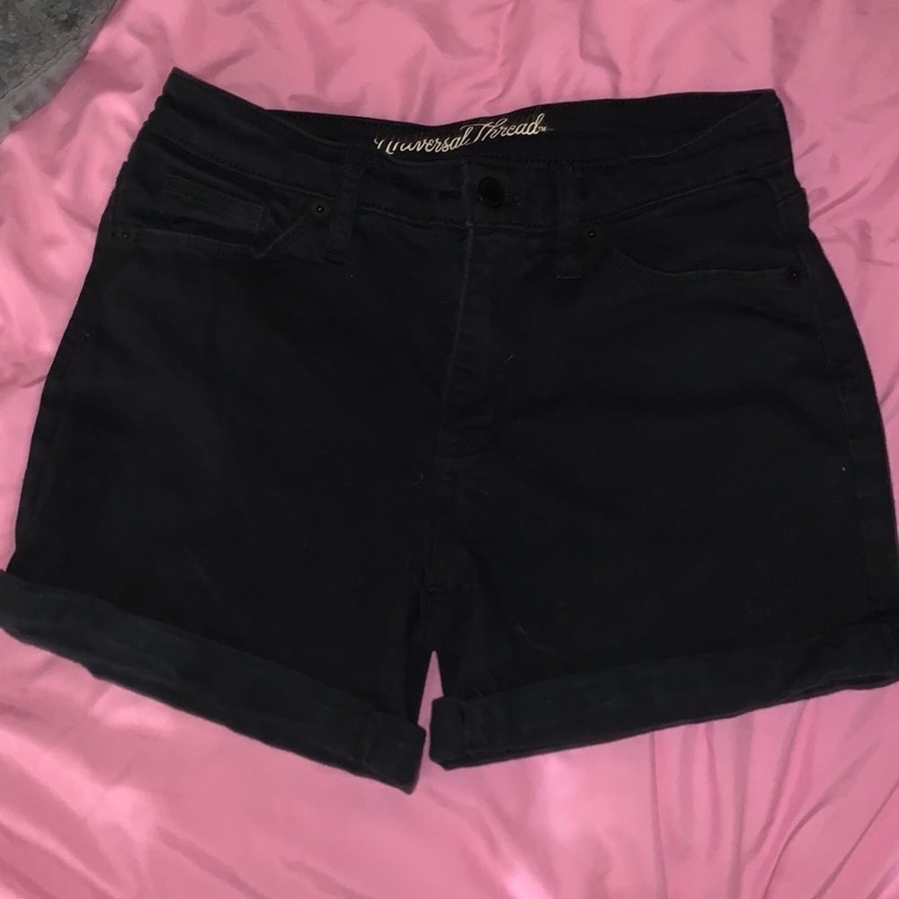 Size 2/26r black shorts